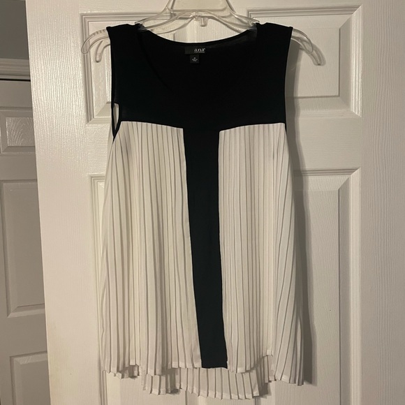 a.n.a Tops - A.n.a Accordion Pleated Panel Sleeveless Hi Lo Blouse